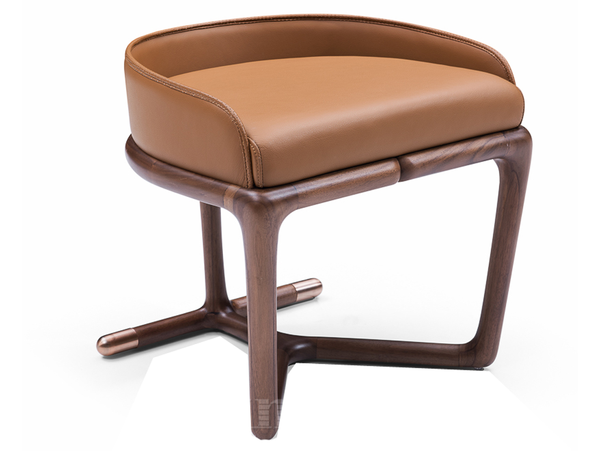 北美胡桃木+意大利小黃牛皮<br>L450*W400*H420<br>L-SC 015