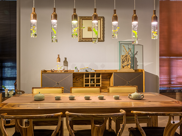 烏金木_LED燈泡_玻璃_@烏金木酒瓶吊燈7 個燈頭<br>尺寸：1780 x 170 x 1370<br>AF-L-011 b