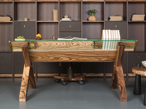 烏金木_牛皮_玻璃_木書案 <br>尺寸：1460 x 950 x 760 mm<br>AF-T-001