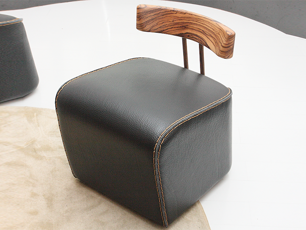 烏金木黑皮椅 一人<br>尺寸：490 x 612 x 640 mm<br>AF-S-002