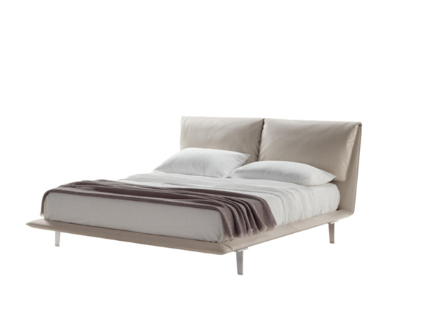 不銹鋼腳架+真皮<br> 請注意 價格不包褥床品<br>L2070*W2280*H970<br>L-B 009