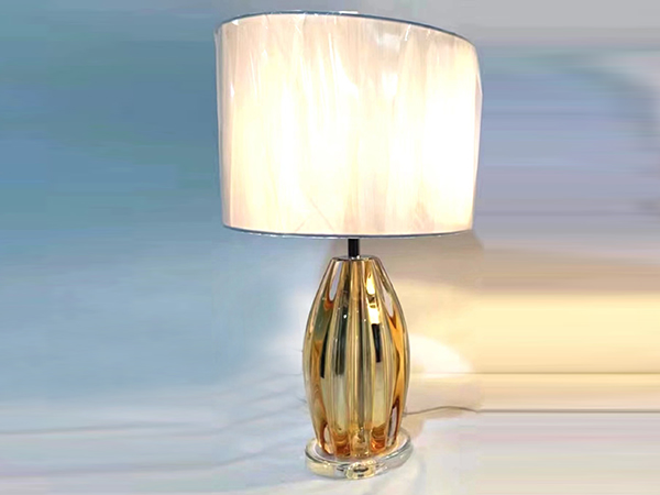 手工琉璃枱燈 布藝 + 手工琉璃 + 金屬  <BR>	350 x H590 <BR> CM - L - 008