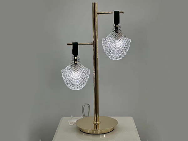 鋅合金 + 進口亞克力+ 皮革<BR>370 x 220 x H630<BR>CM - L - 010