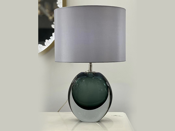 布藝 + 手工琉璃 + 金屬<BR>360 x H540<BR>CM - L - 012