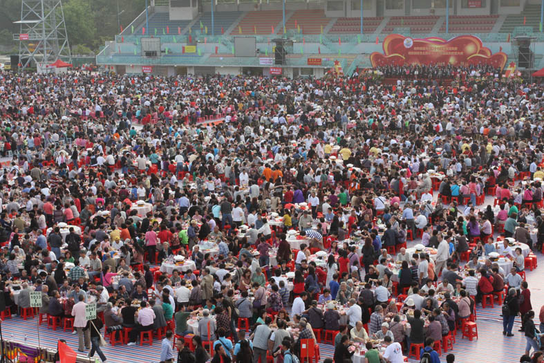 元朗運動場盆菜宴…由忠誠盆菜提供2009年3月28日  >>>更多